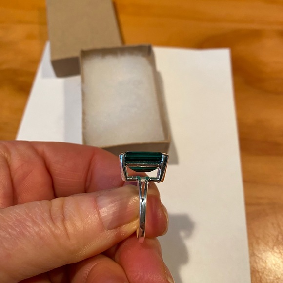 Sterling Silver Emerald Ring. NIB